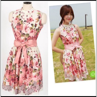 เดรสผ้าเนื้อดีใส่สบาย ลายกุหลาบหวาน สำหรับสาวหวาน อมเปรี้ยวนิดๆ สีและลายน่ารักมากๆ ใส่ได้ทุกงานเลยคะ