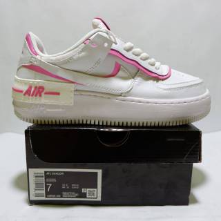 ชุดเทรนเนอร์ Air Force 1 Low Shadow สีขาวและสีชมพู