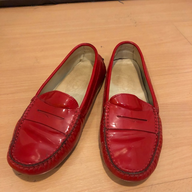 รองเท้า Tod’s ไซร์ 36-37 ความยาวเท้า23  ส่งต่อ990 ส่งฟรี ของแม่ค้าค่ะ