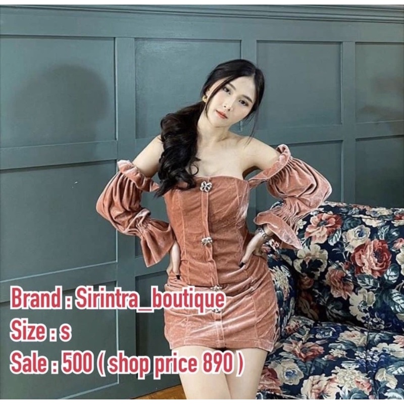 Sirintra boutique เดรสกำมะหยี่เปิดไหล่ สีชมพู