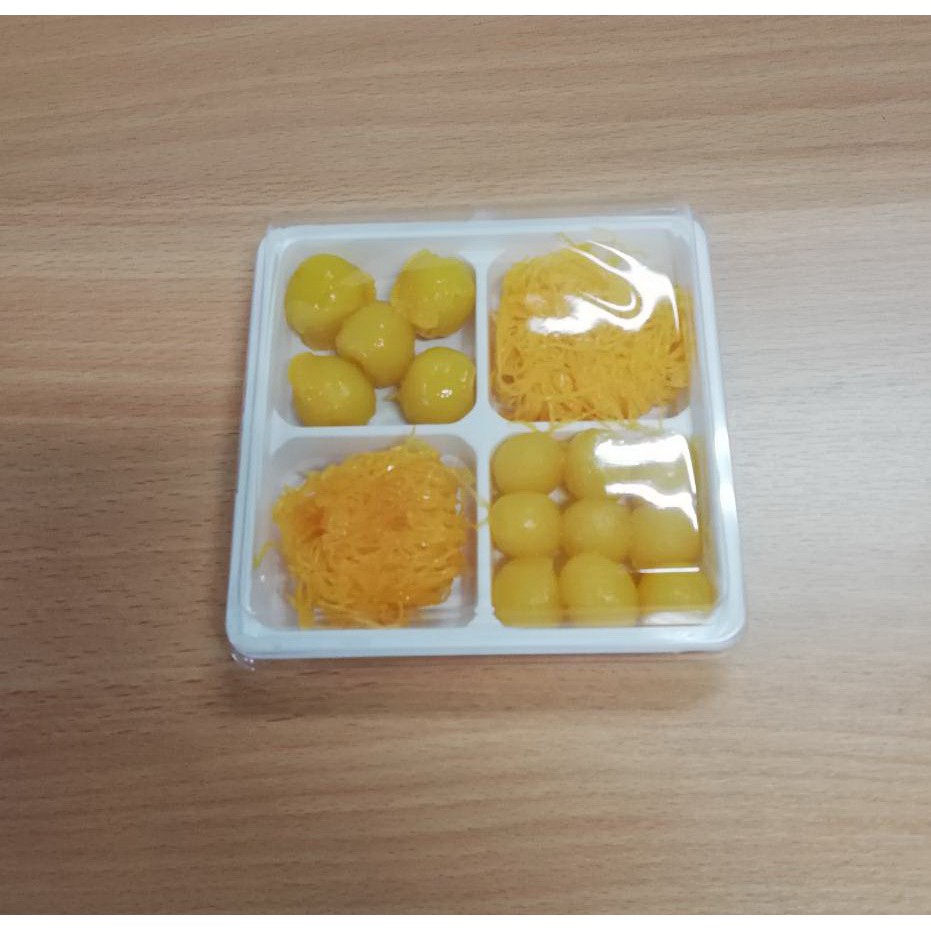 กล่องพลาสติก 4 ช่อง กล่องใส่ขนม 4 ช่อง ฐานสีขาว [ แพ็ค 50 ชุด ] - รูปที่ 2