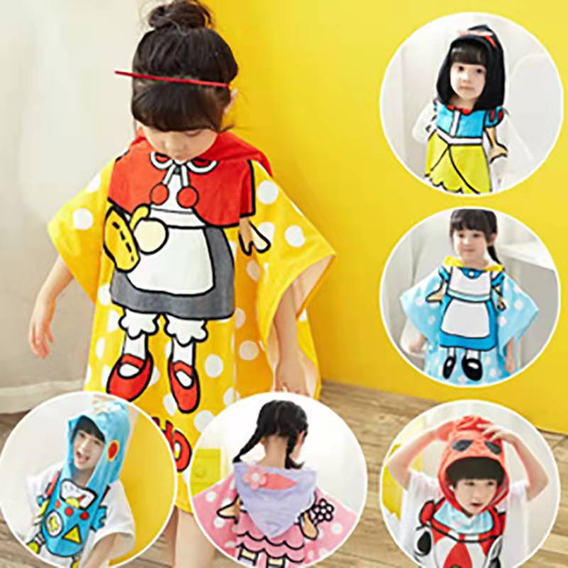 Babyonline(Y215)A1 ผ้าเช็ดตัวเด็ก เสื้อคลุมอาบน้ำเด็กแบบมีฮู้ดลายการ์ตูน มีกระดุมติดด้านข้าง ใส่คลุมเล่นน้ำไปทะเลได้