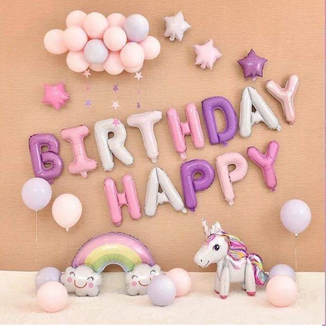 ตัวอักษร happy birthday พร้อมที่สูบลม