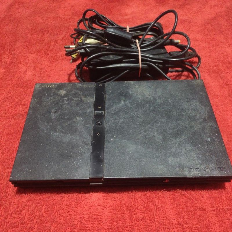 เครื่องเล่นเกมส์ps2รุ่น77006เอาไว้เป็นอะไหล่