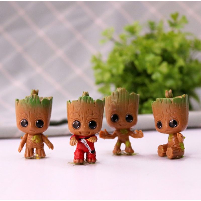 ตุ๊กตา Groot ตกแต่งสวน