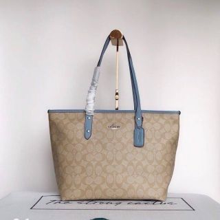 Coach city Zip tote in signature