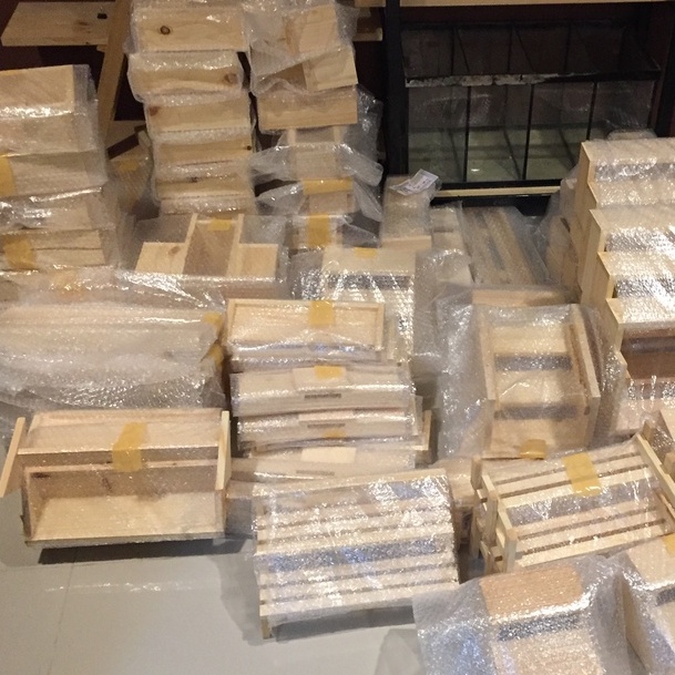 12 Sale 2026 มีจำนวนจำกัด ด่วนๆเลย สินค้าโละ หลากหลายแบบ มีตำหนินิดหน่อย กะบะไม้ ชั้นไม้ ชั้นบันได  ส่งจากกทม.