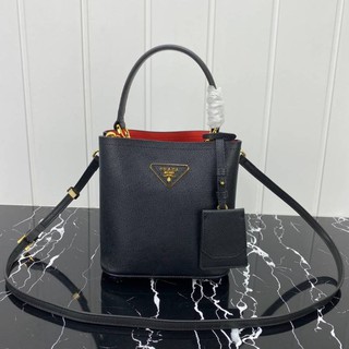 กระเป๋า​สะพาย​ข้าง​ Prada​ เกรดออริ