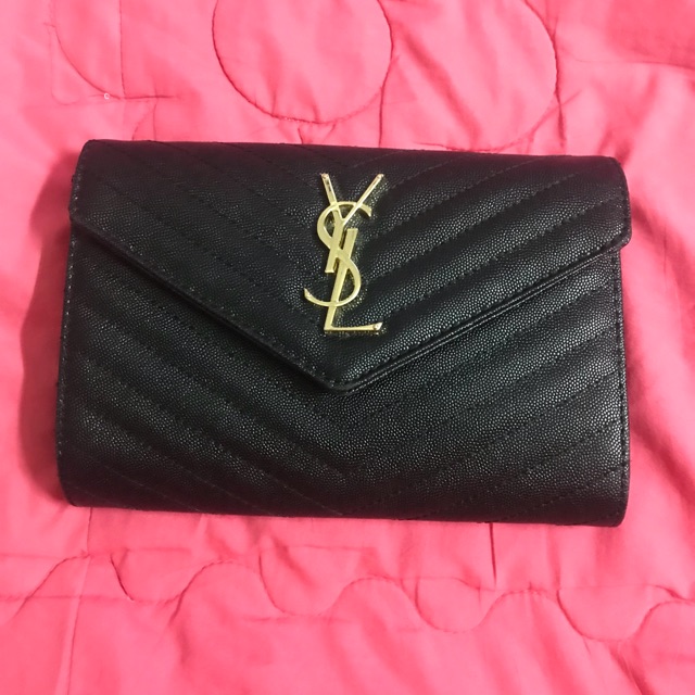 กระเป๋า ysl woc 9″ งานมือสอง งานแฟชั่น