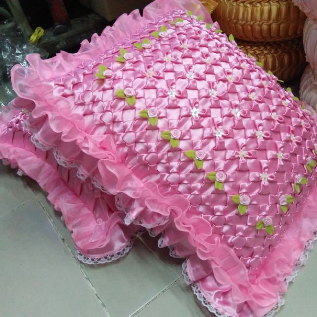 หมอนสี่เหลี่ยมสีชมพู เป็นหมอนงานแต่ง ราคาต่อใบ ขนาด20*26 นิ้ว