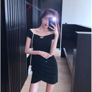 ชุดสตรีสั้น กระโปรงสีดำ เปิดไหล่ ใส่ไปปาร์ตี้
