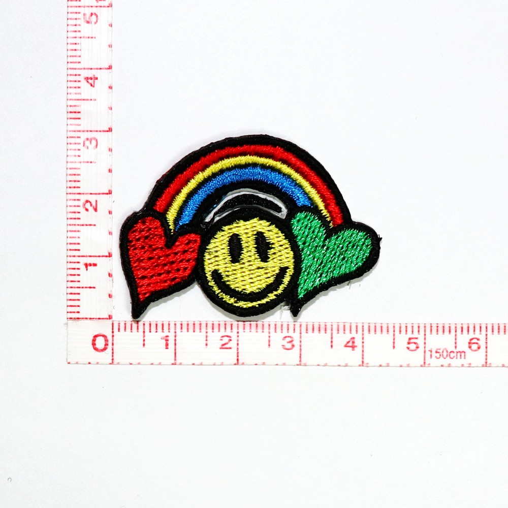 [ ตัวรีดติดเสื้อ ลาย หน้ายิ้ม สีรุ้ง การ์ตูน size s ] Rainbow Smiley Face Patch งานปัก WOP DIY ตัวรีด อาร์มติดเสื้อ หมวก