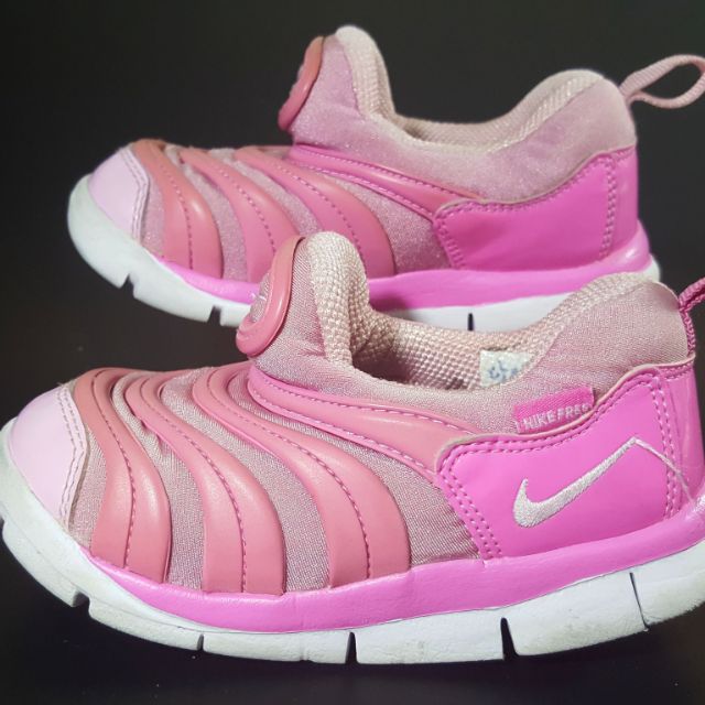 รองเท้าเด็กมือสอง Nike dynamo (หนอน)