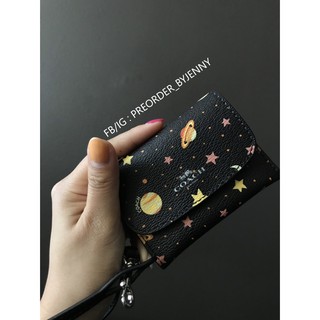 พร้อมส่ง กระเป๋าใส่บัตรมีที่คล้องมือ Coach X Space Nasa Constellation Prints