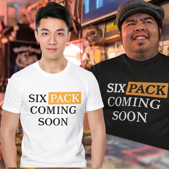 เสื้อยืดผู้ชาย เสื้อไซส์ใหญ่ สกรีนแฟชั่น Six Pack Coming Soon เสื้อคนอ้วน XL ถึง 4XL 5XL รอบอก 60 นิ