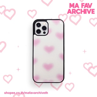 (พร้อมส่งในไทย) mafavarchive - Pink heart flutter epoxy case เคส iPhone คลุมรอบเครื่อง ขอบยางดำ ลายหัวใจจิ๋ว ชมพู สีขาว