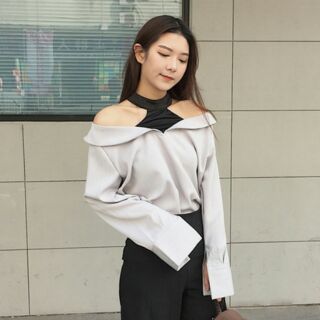เสื้อเชิ้ตเปิดไหล่ลายทาง