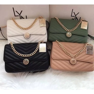 กระเป๋า LY N มาม่อน ขนาด 10 นิ้ว สายสะพาย สายโซ่ปรับสายได้ อุปกรณ์ ป้ายราคา ถุงผ้า อะไหล่ป้ายเหล็กด้านหน้ากระเป๋า