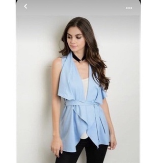 เสื้อคลุมสีเขียว ผ้าเย็นใส่คลุมได้ไม่ร้อนคะ ผูกเอว