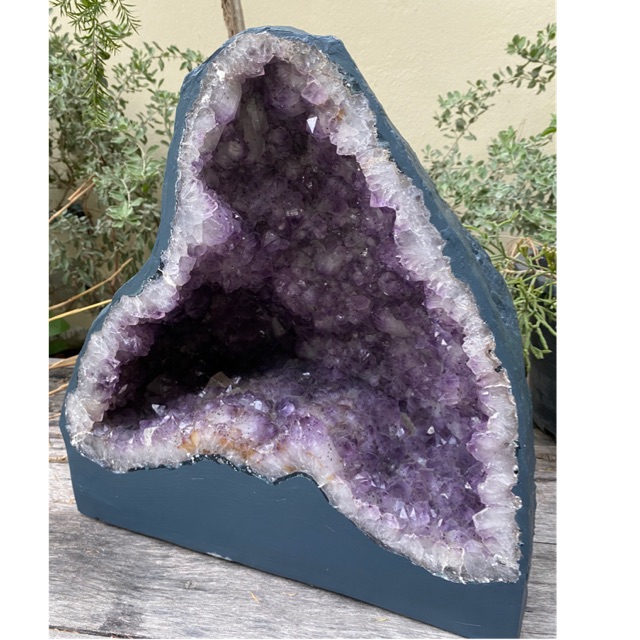 โพรงถ้ำอเมทิสต์ Amethyst geode ปรับฮวงจุ้ย ธาตุไฟ และ เสริมความสงบ สมาธิ ผ่อนคลาย