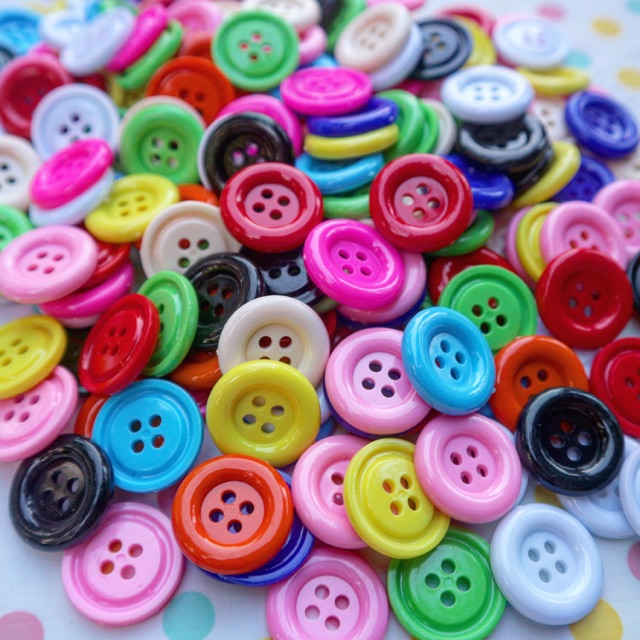 กระดุมกลมคละสี ขนาด2cm. (60ชิ้น)