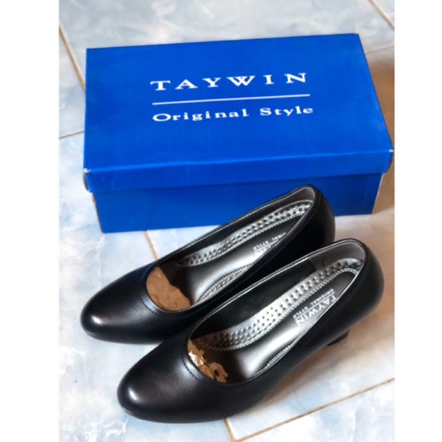 รองเท้าคัทชูสีดำ สภาพนางฟ้า แบรนด์ Tawin size 38