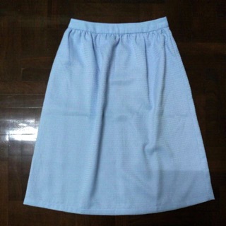 Pomelo skirt size M used like new! ผ้าดีงาม เอว 26/27 zip หลัง มือสองเหมือนใหม่ค่ะ ใส่ครั้งเดียว