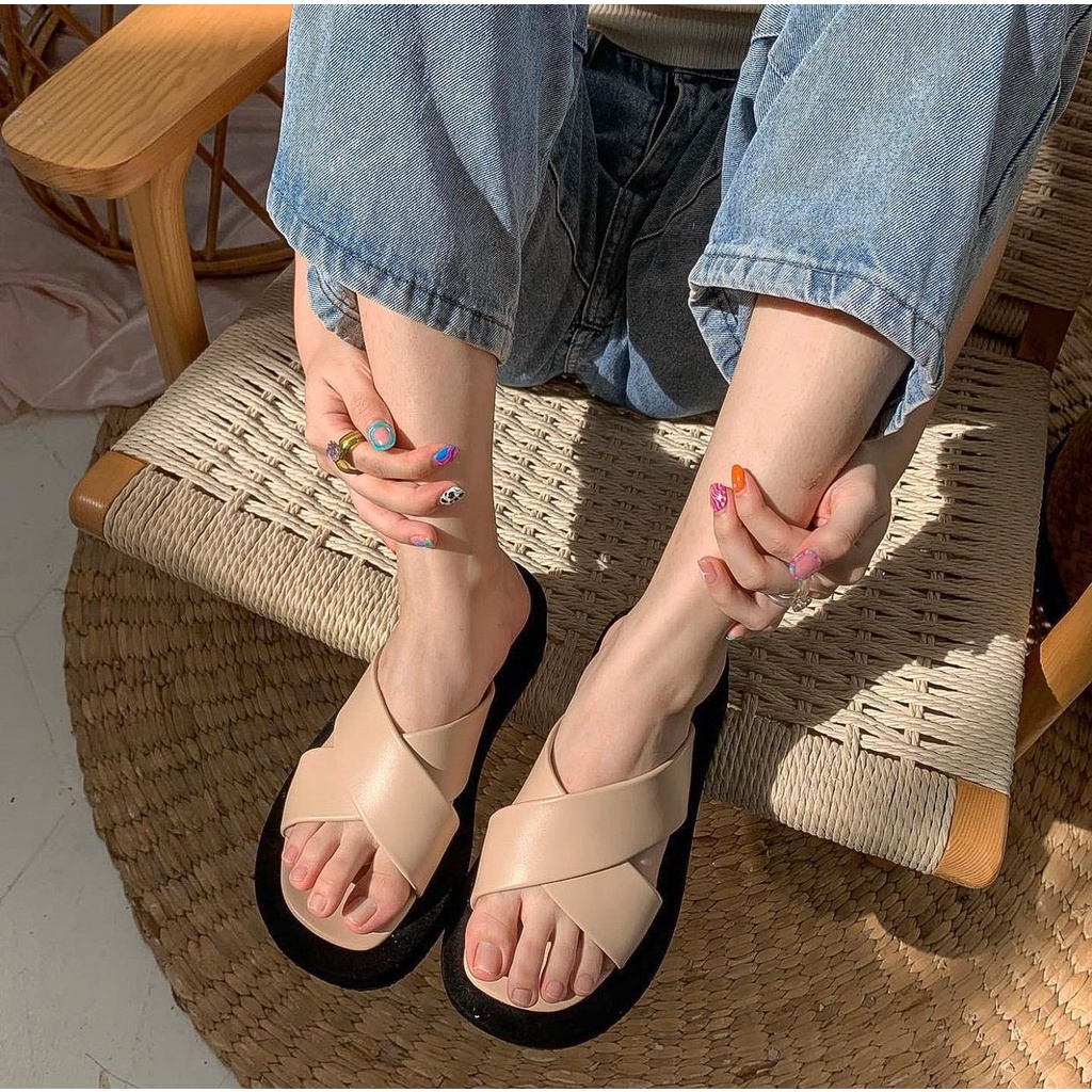 ( พร้อมส่ง ) รองเท้าส้นตึก รุ่น Anyong 💖