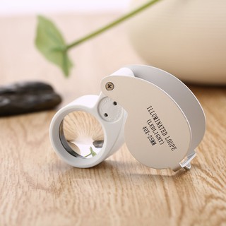 แว่นขยายแบบมีไฟ LED Jeweler loupe