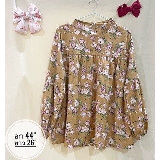 เสื้อแขนยาวสีครีมลายดอก