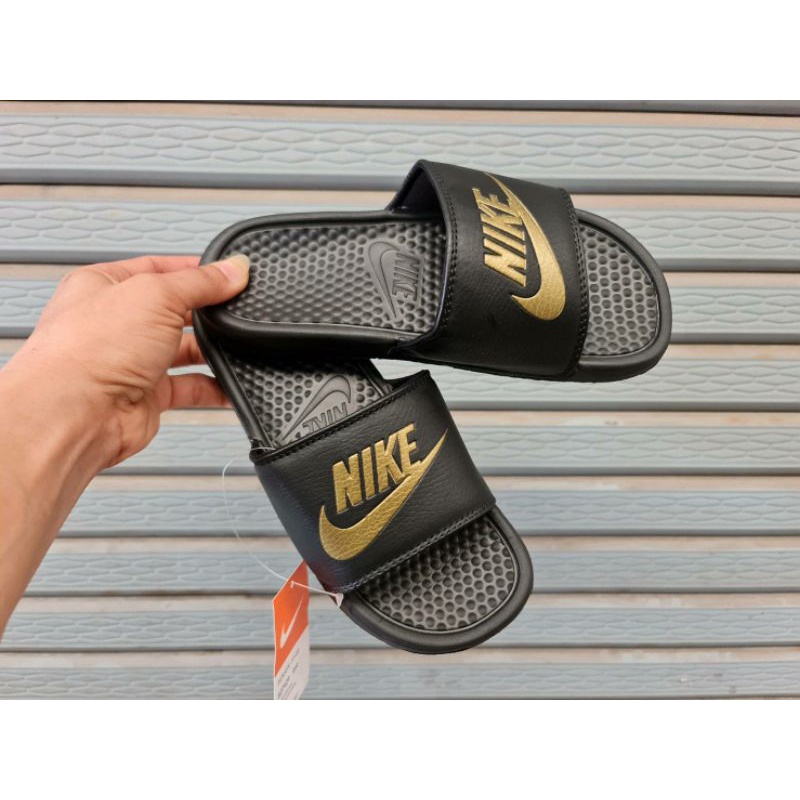รองเท้าแตะ nike สินค้าพร้อมส่งนิ่มใส่สบายสำหรับผู้หญิงและผู้ชาย