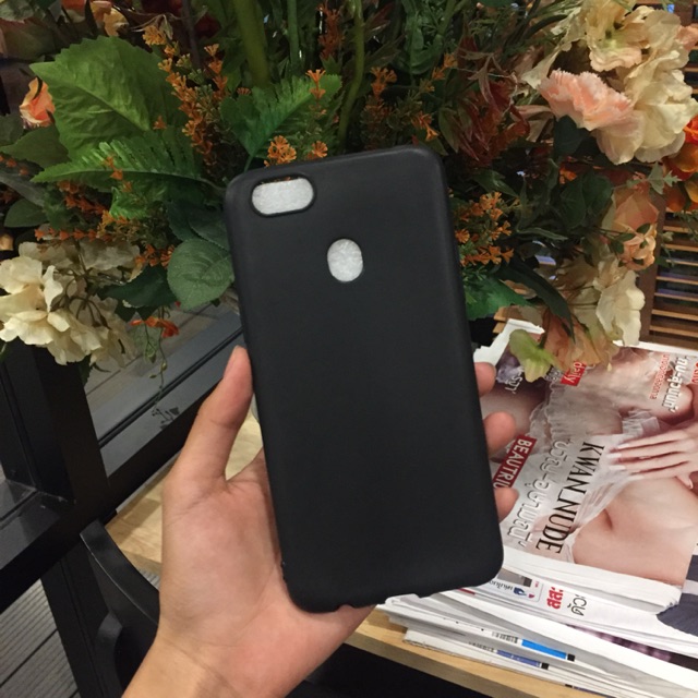 เคสสีดำล้วน F5 58บาท