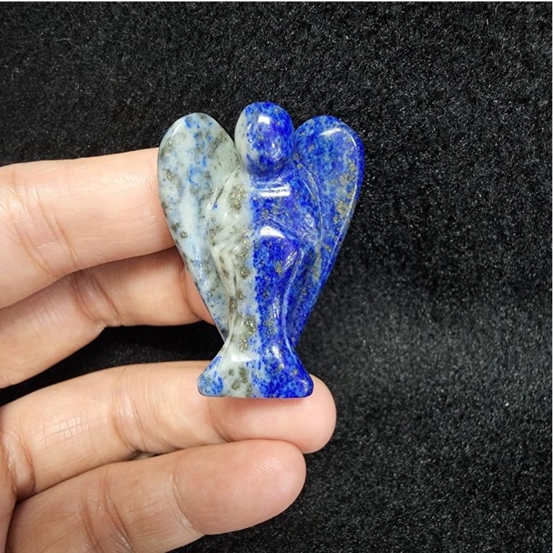 หินนางฟ้า ตุ๊กตาหินนางฟ้า แกะสลักหินลาพิสลาซูลี(Lapis Lazuli)หินแกะสลักสูง 4.1 ซม.กว้าง 2.9 ซม.หนา 1.5ซม.น้ำหนัก 24.9g.