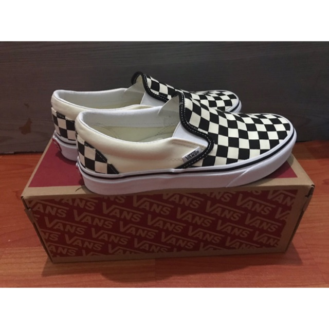 รองเท้า slip on vans