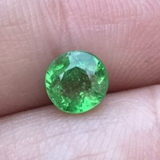 0.75 Ct พลอยกรีนซาโวไรต์ Natural Green Tsavorite Garnet, Tanzania