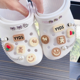 จี้รูปหน้ายิ้ม สีกาแฟ สําหรับตกแต่ง Crocs DIY