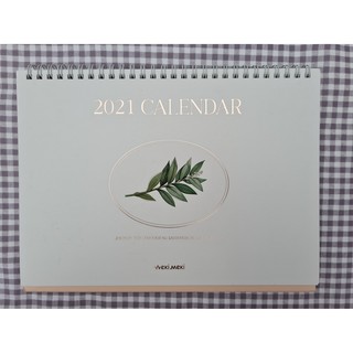 [พร้อมส่ง] ปฏิทินตั้งโต๊ะ Weki Meki 2021 Seasons Greetings Desk Calendar Suyeon Elly Yoojung Doyeon Sei Lua Rina Lucy