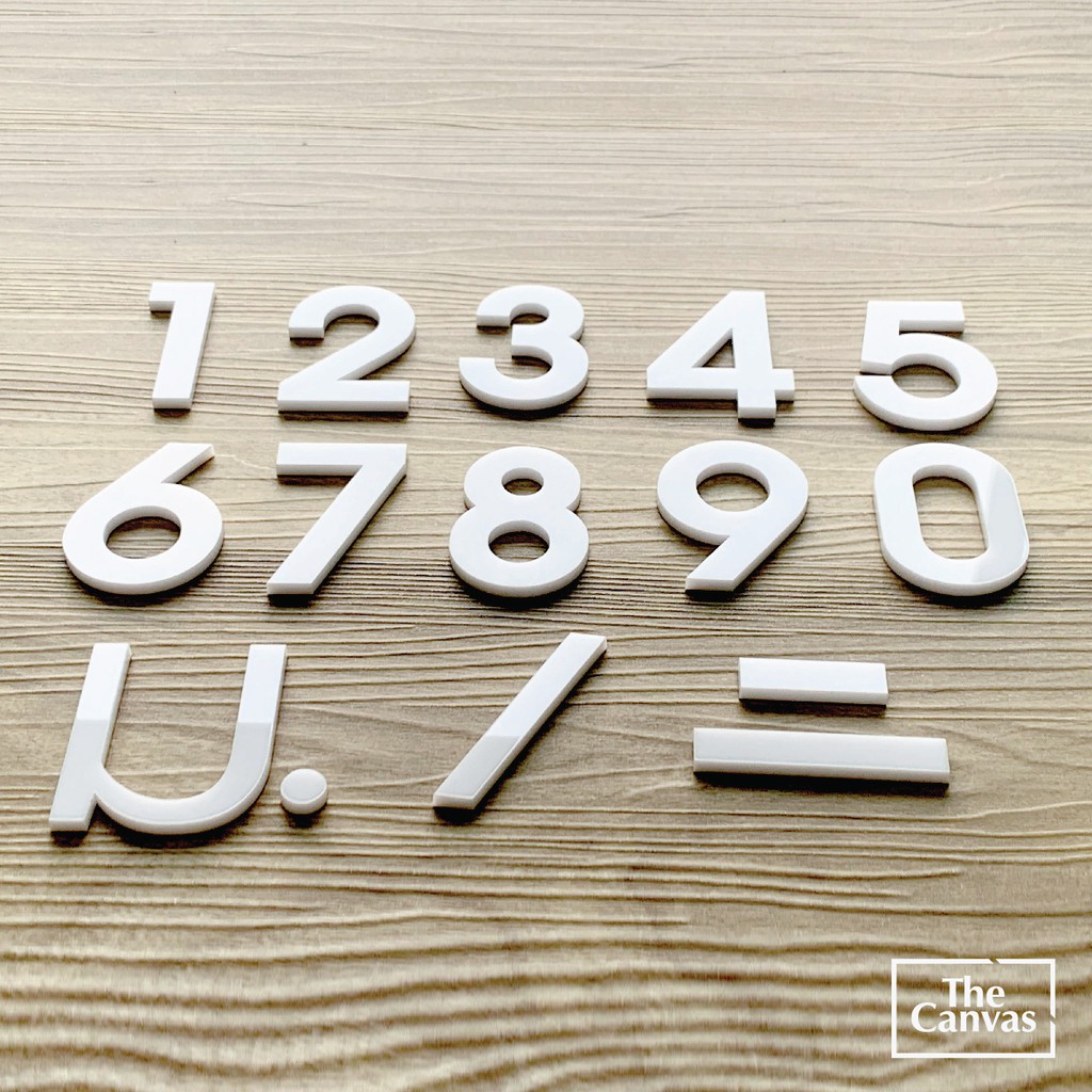 เลขที่บ้านอะคริลิค ## สีขาว ## หนา 3 mm สูง 6 cm และ 10 cm