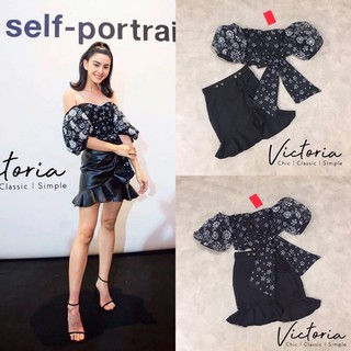 เซ็ตเสื้อปาดไหล่+กระโปรง (S/M/L) ป้าย VICTORIA