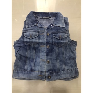 📌📌พร้อมส่ง📌📌เสื้อกั๊กยีนส์แท้สาวไซส์S M อก32-34สินค้าใหม่ค่ะ
