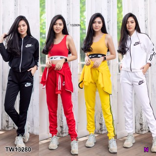 Set sport 3 ชิ้น เสื้อแจ็คเก็ตแขนยาว กับกางเกงวอมขายาว แต่งแถบข้าง