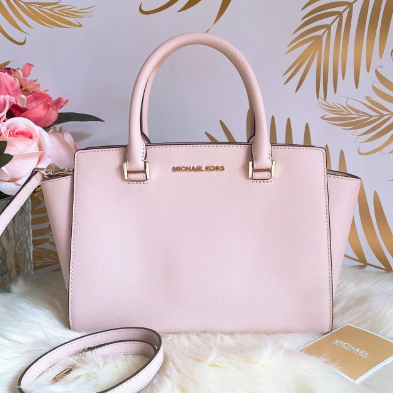 ? (สด-ผ่อน) กระเป๋าใบกลาง สีชมพู หนัง Saffiano 35H8GLMS2L Michael Kors  Selma Medium Satchel Black blossom | Shopee Thailand