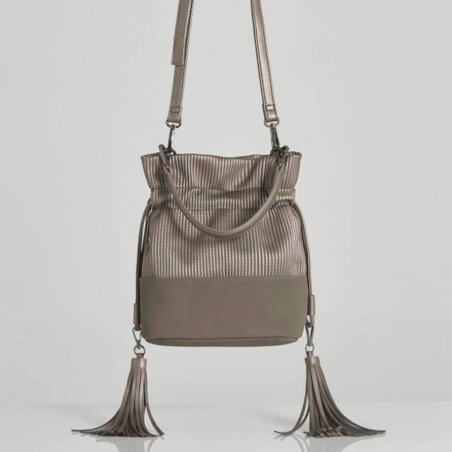 กระเป๋าสะพาย JUST IN CASE (มือสอง) 💥แต่ยังไม่ได้ใช้💥