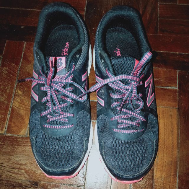 รองเท้าวิ่ง new balance