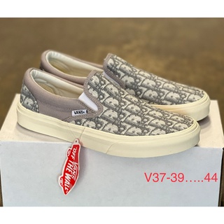 รองเท้า vans sneaker รุ่นใหม่ล่าสุด