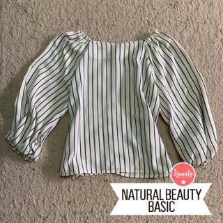 ✨เสื้อคอปาด✨ แบรนด์ Natural Beauty Basic size M