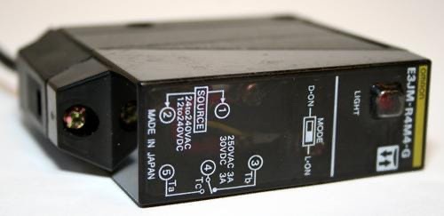 1 Pezzo E3JM-R4M4-G (E3JMR4M4G) - Ricambio Elettronico Professionale, Nuovo, Componente Per Controllo Industriale, Spedizione Veloce
