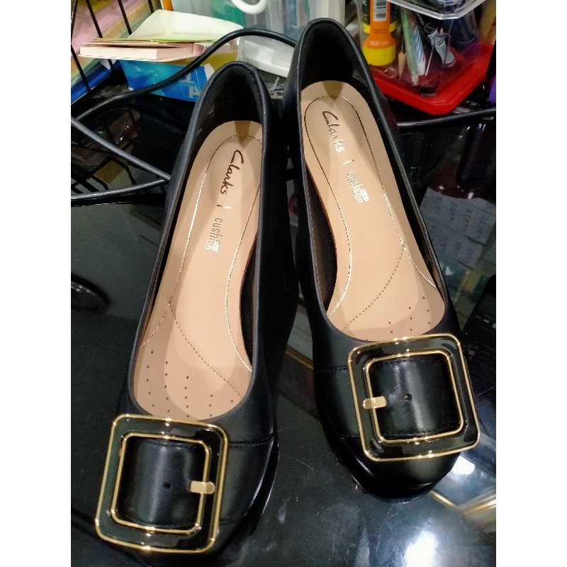 รองเท้าหนังแท้ ส้นสูง Clarks