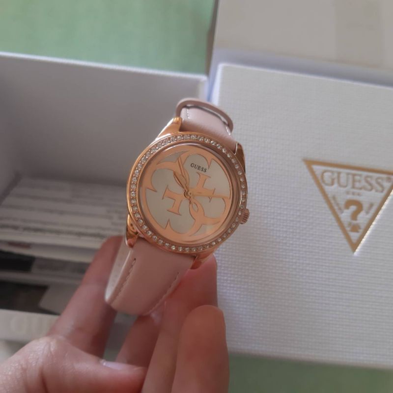 GUESS นาฬิกาข้อมือผู้หญิง รุ่น W1212L1 สีชมพู นาฬิกาข้อมือผู้หญิง