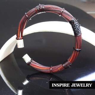 INSPIRE JEWELRY กำไลเครื่องประดับมงคลขนหางช้างไทย สีน้ำตาลเข้ม ถักเงื่อนพิรอด